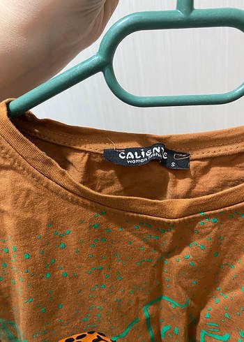 Kadın Kahverengi Baskılı Kısa Kollu Tişört - Görsel 3
