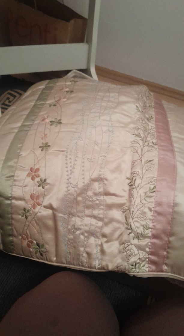 Nakışlı Bej Yatak Örtüsü - Görsel 2