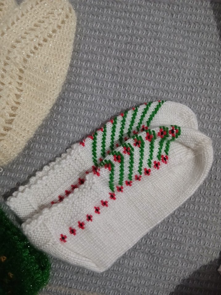 ÇEYİZLİK El Yapımı Örgü Çoraplar ve Patikler - Görsel 4