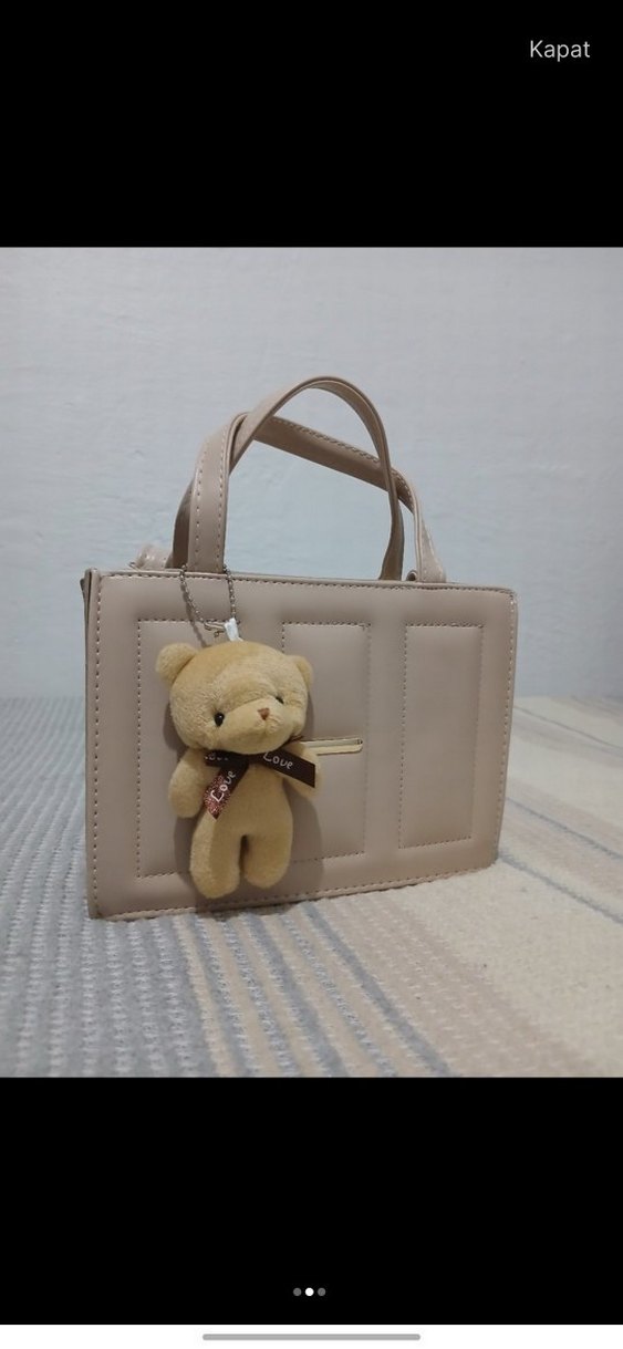 Bej Deri Kadın El Çantası Ayıcık Detaylı - Görsel 2