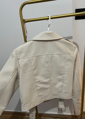 Stradivarius s beden yeni - Görsel 3