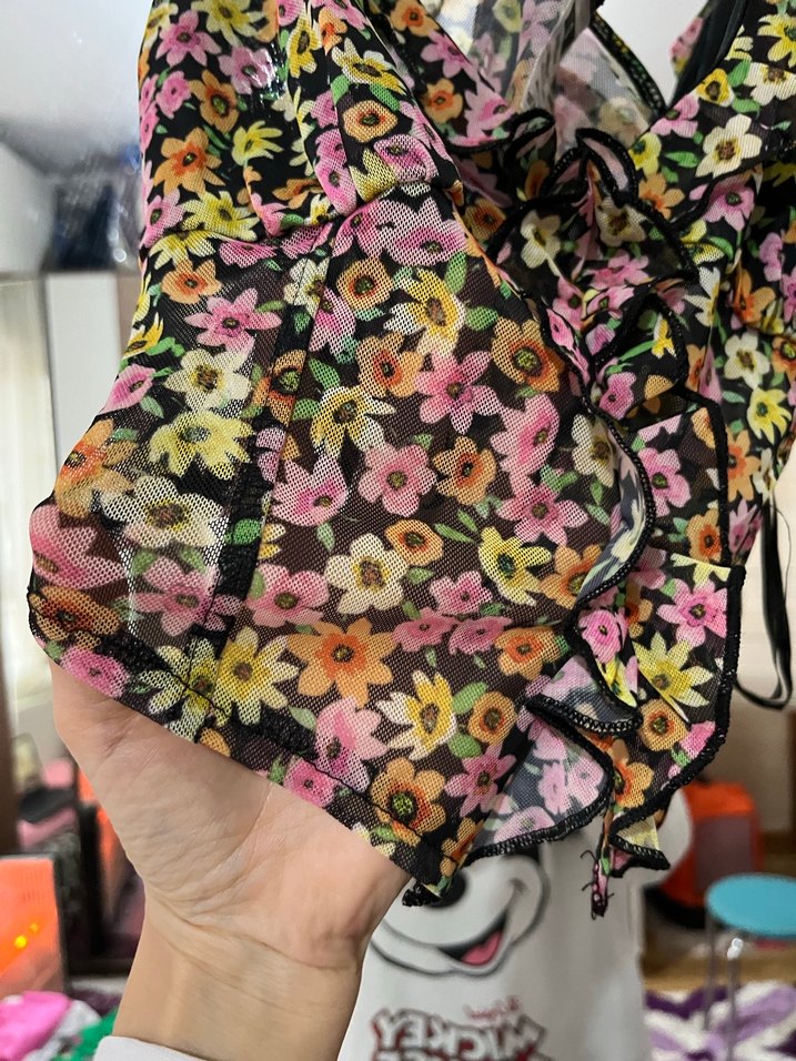 Çiçek Desenli Bluz - Görsel 2