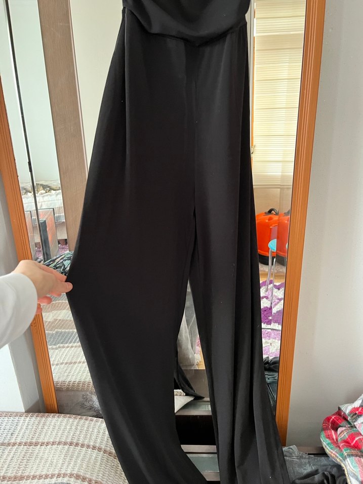 Siyah Uzun İnce Askılı Drapeli Tulum - Görsel 3