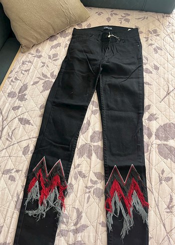LC Waikiki Siyah Bilekte Desenli Dar Kesim Jean Pantolon