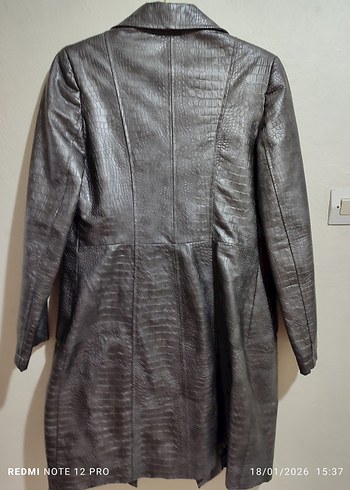 Kadın Gri Deri Yılan Desenli Kemerli Ceket - Görsel 2