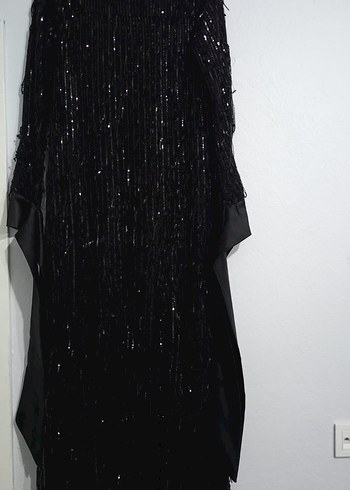 Siyah Nakışlı Uzun Drapeli Gece Elbisesi - Görsel 2