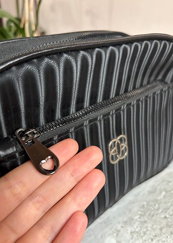 Kadın Siyah Piliseli Çapraz Çanta - Görsel 5