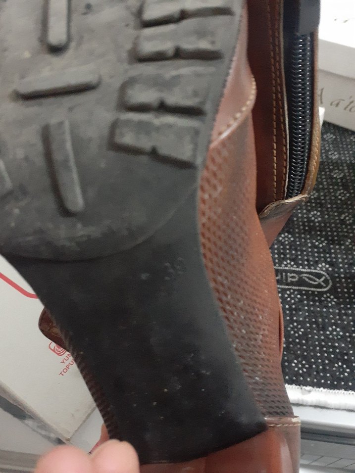 Kahverengi Deri Tokalı Kadın Bot - Görsel 4