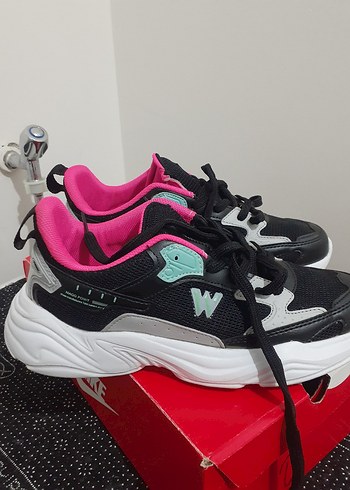 Siyah-Pembe Bağcıklı Spor Sneakers - Görsel 2