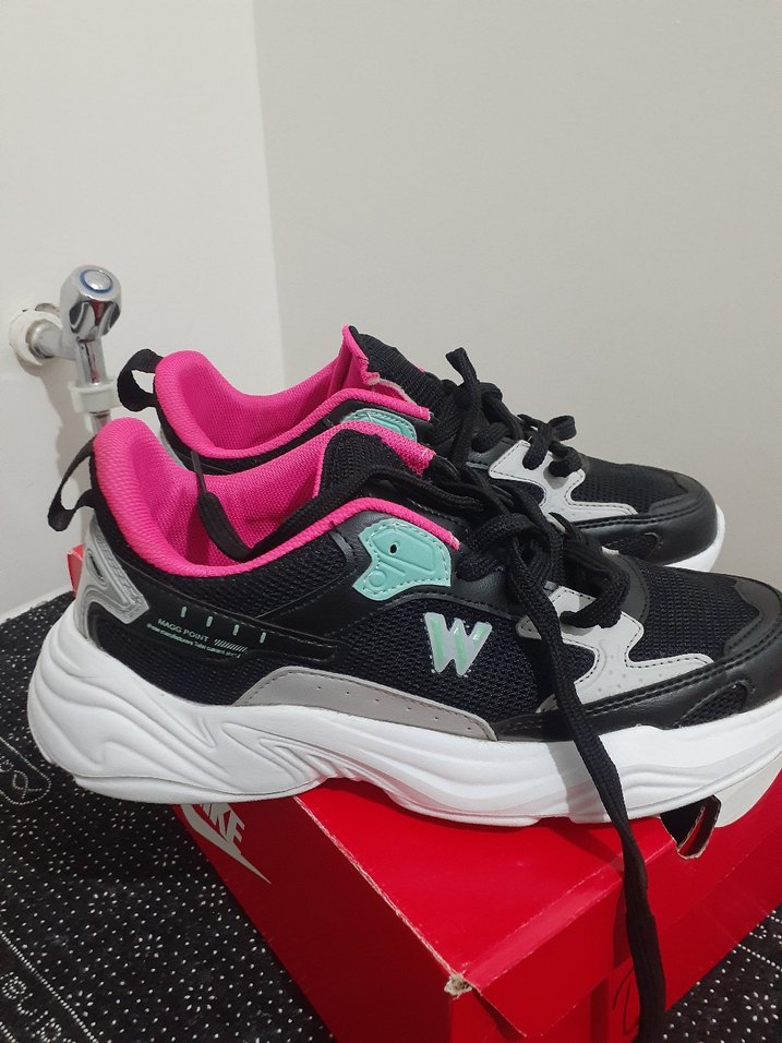 Siyah-Pembe Bağcıklı Spor Sneakers - Görsel 2