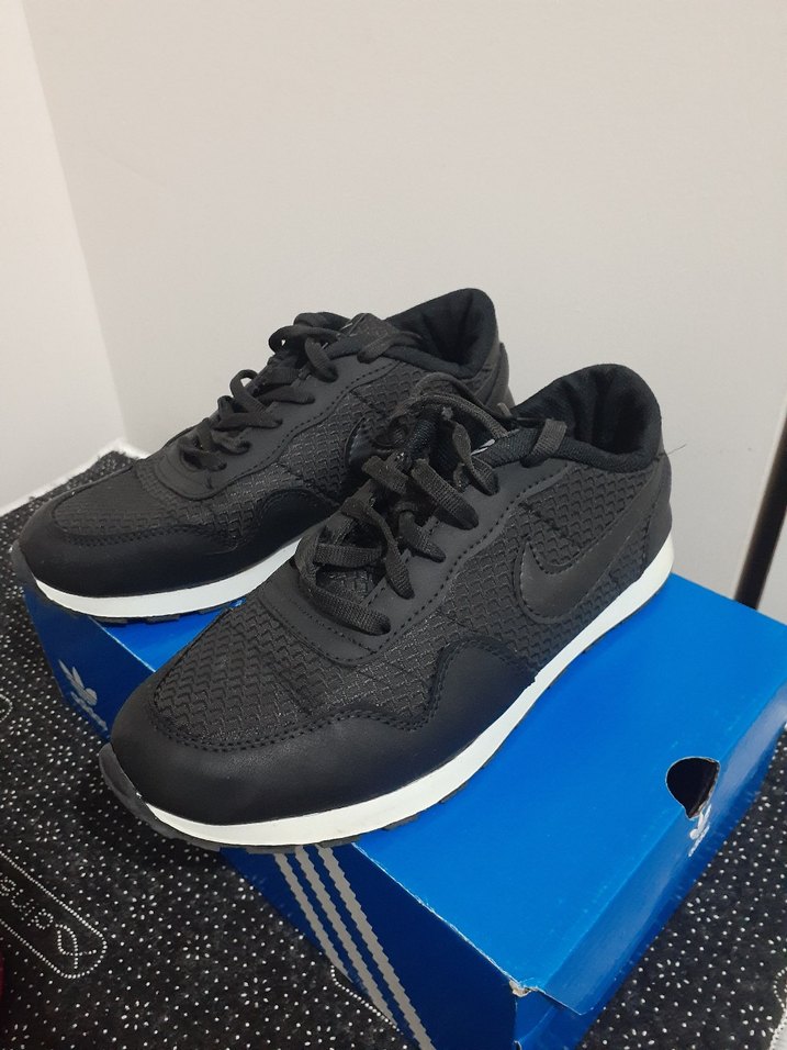 Siyah Bağcıklı Kadın Spor Ayakkabı - Görsel 4