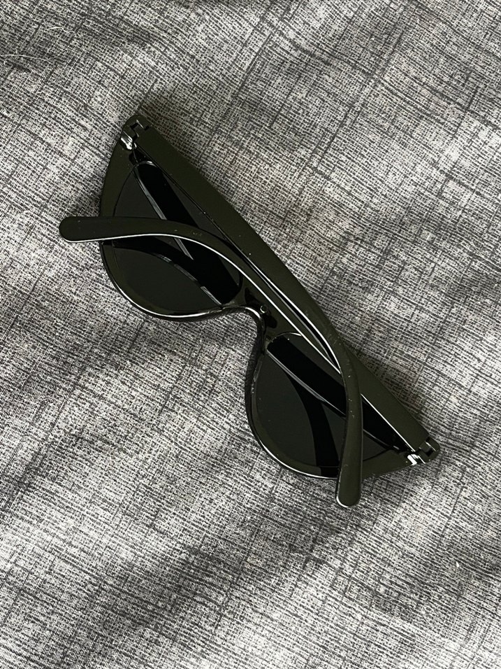 Şeffaf Siyah Gotik Kadın Güneş Gözlüğü - Görsel 2
