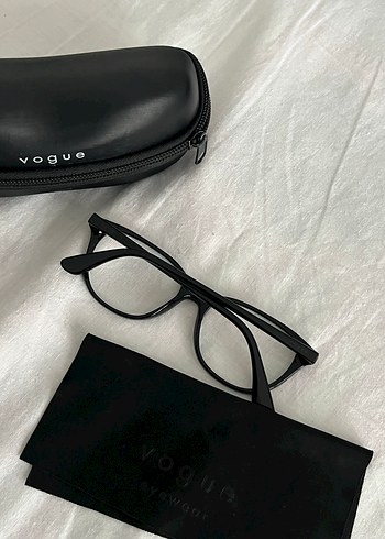 Vogue Siyah Kadın Gözlüğü - Görsel 2
