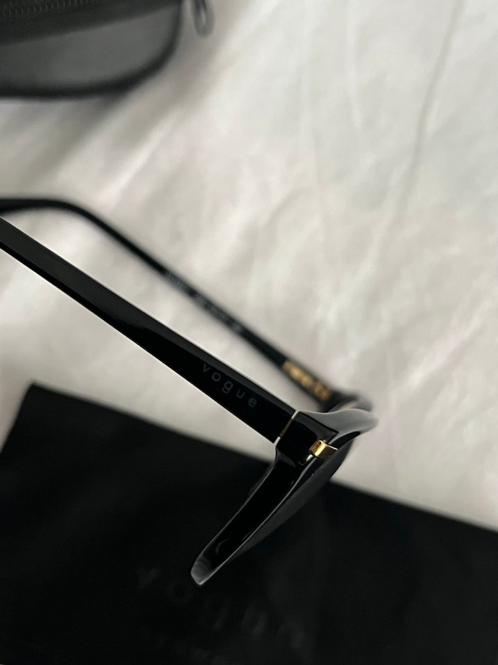 Vogue Siyah Kadın Gözlüğü - Görsel 3