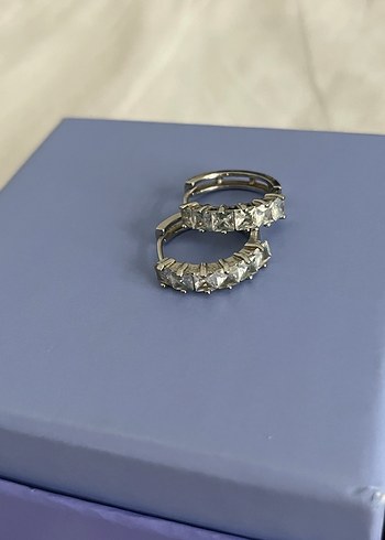 Altın Renkli Midi Halka Küpeler - Görsel 3