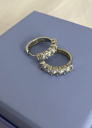 Altın Renkli Midi Halka Küpeler - Görsel 2