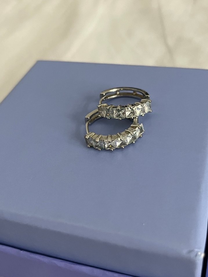 Altın Renkli Midi Halka Küpeler - Görsel 3