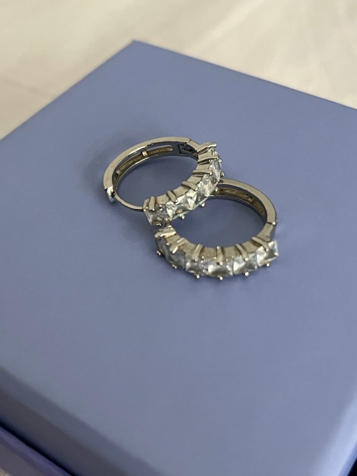 Altın Renkli Midi Halka Küpeler - Görsel 2