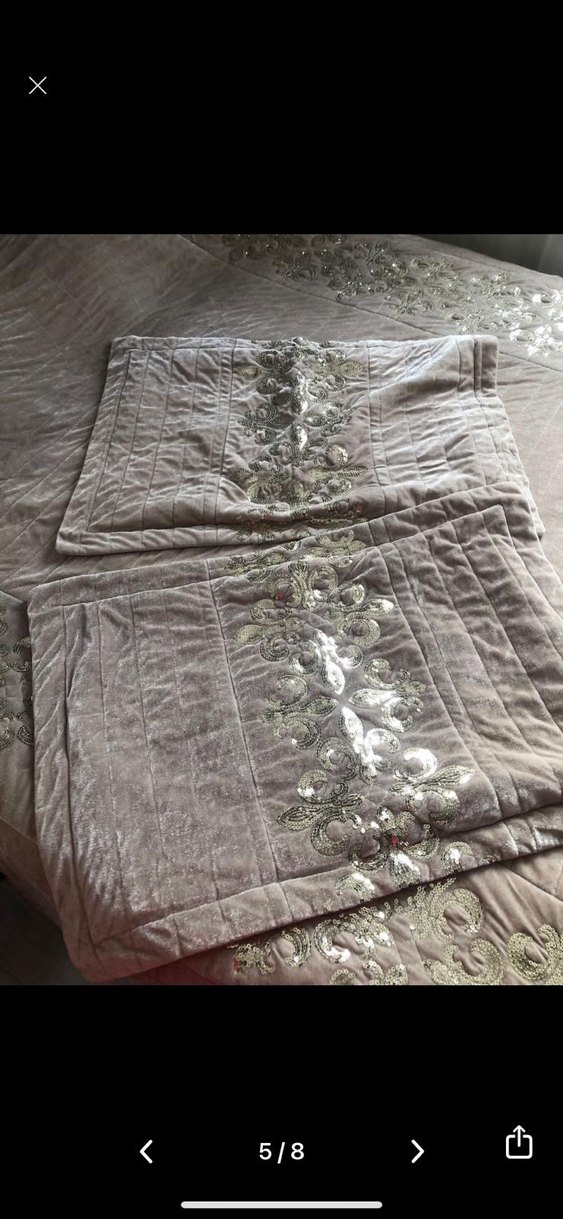 İşlemeli Bej Parlak Yatak Örtüsü - Görsel 4