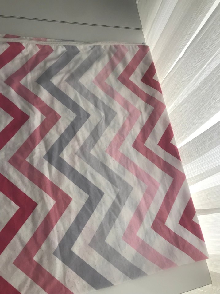 Pembe ve gri baskılı beşik yatak yüzü.  En. 65. Boy.  120 - Görsel 3