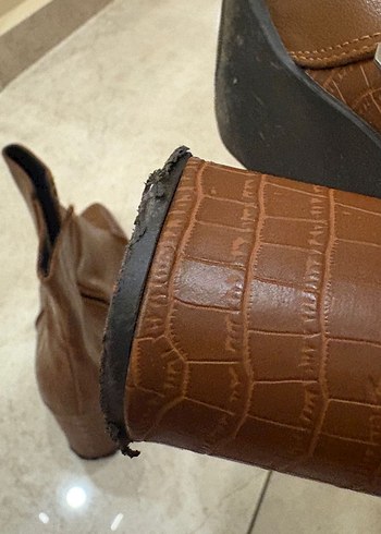 Kahverengi Blok Topuklu Kadın Bot - Görsel 4