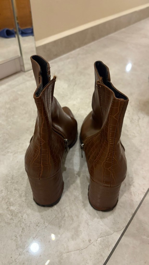 Kahverengi Blok Topuklu Kadın Bot - Görsel 3