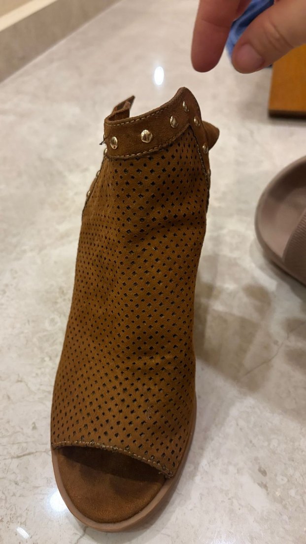 Kahverengi Süet Tokalı Topuklu Sandalet - Görsel 5