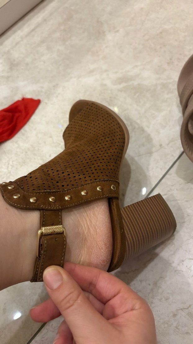 Kahverengi Süet Tokalı Topuklu Sandalet - Görsel 3