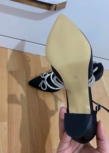 Siyah Taşlı Topuklu Ayakkabı - Görsel 3