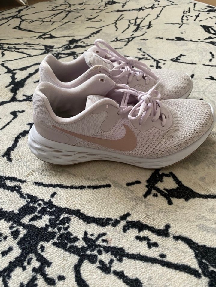 Pembe Nike Spor Ayakkabı - Görsel 3