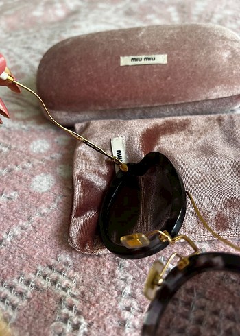 Miu miu güneş gözlüğü - Görsel 3