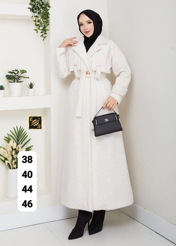 Beyaz Kuşaklı Uzun Kadın Yün Kaban - Görsel 4