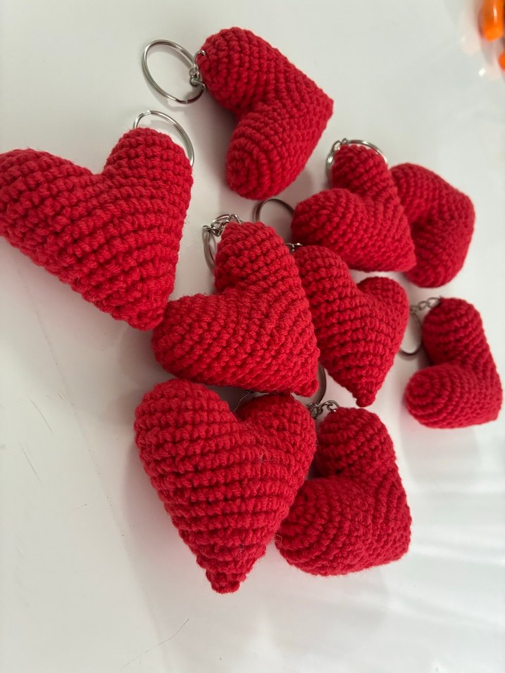 Kırmızı Örgü Kalp Anahtarlık - Görsel 3