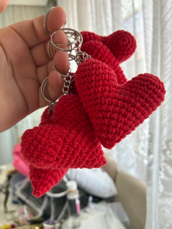 Kırmızı Örgü Kalp Anahtarlık - Görsel 2