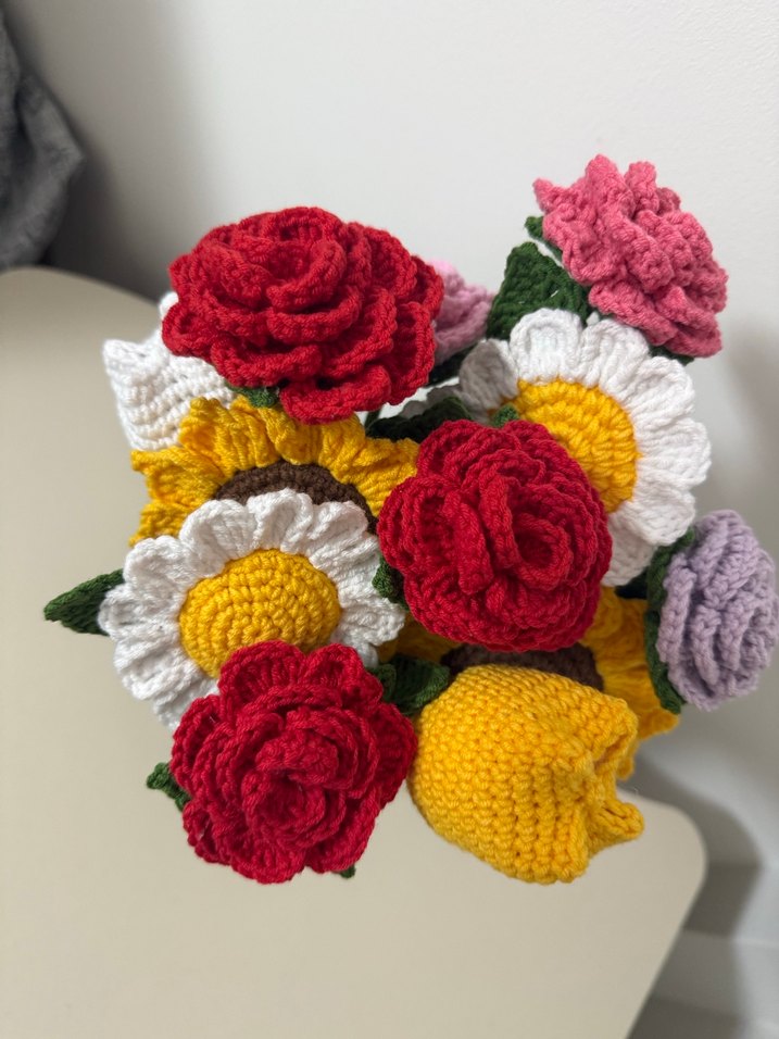 El Örgüsü Renkli Çiçek Buketi - Görsel 4