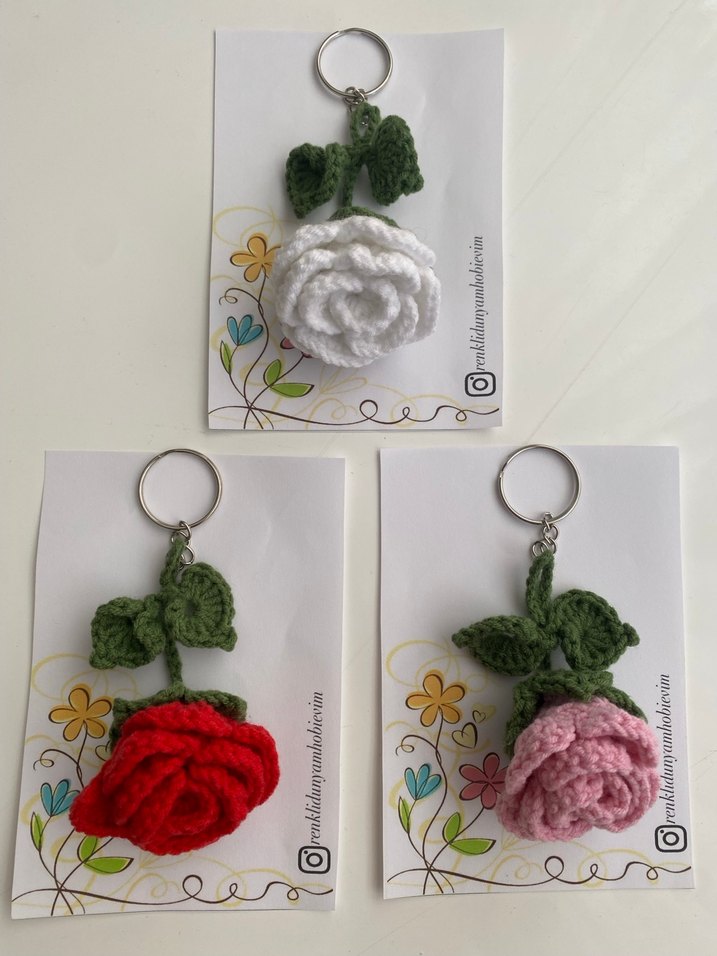 Örgü Gül Anahtarlık - Görsel 2