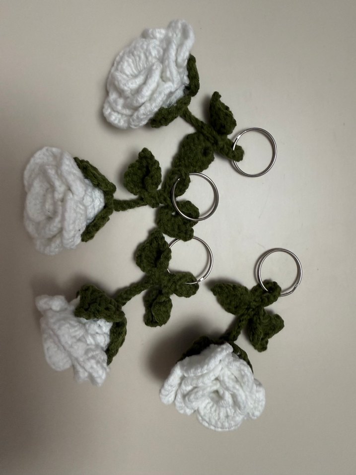 Örgü Gül Anahtarlık - Görsel 3