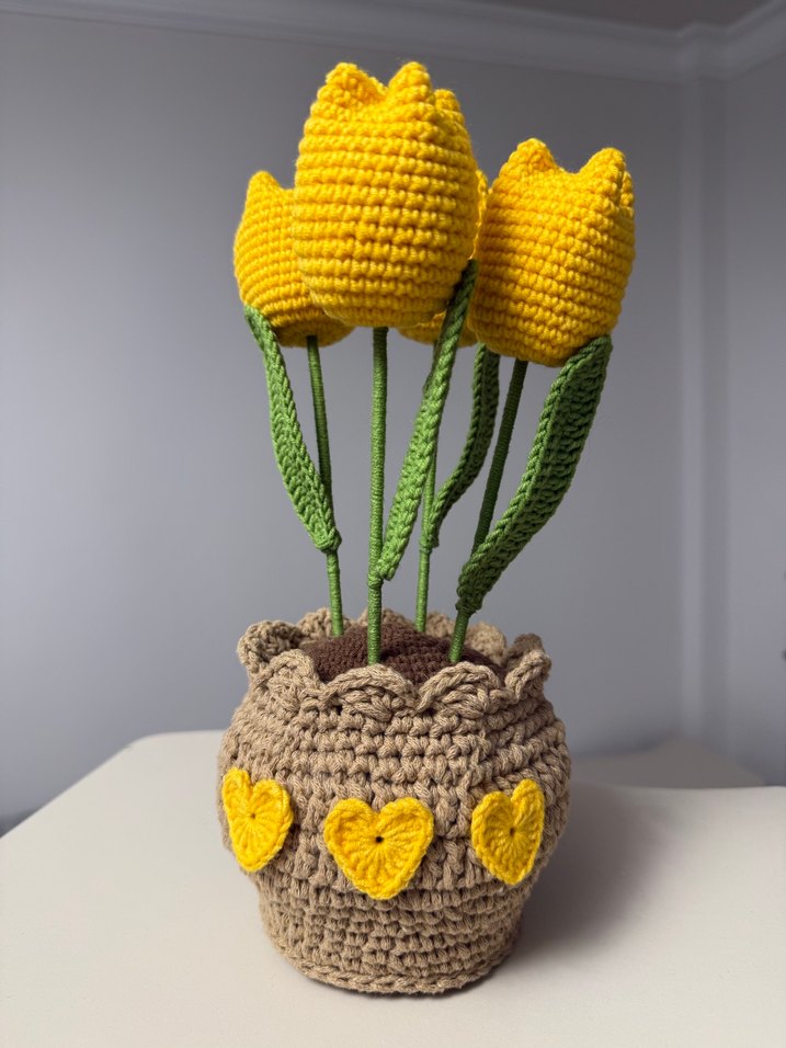 El Örgüsü saksıda 4 adet sarı lale - Görsel 3