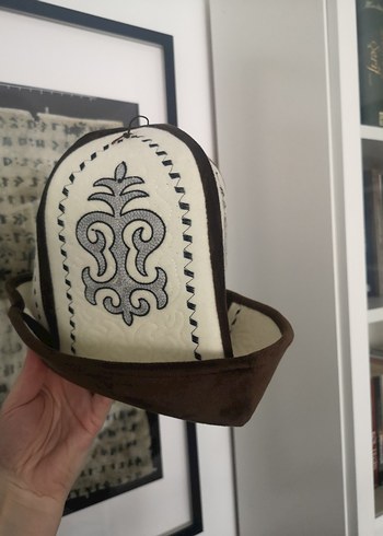 Kahverengi Detaylı Astarlı Keçe Kırgız Kalpağı - Görsel 2