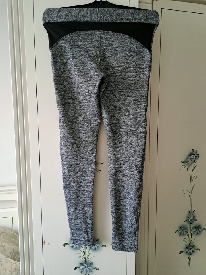 Gri Spor Kadın Tayt, Esnek ve Rahat - Görsel 3