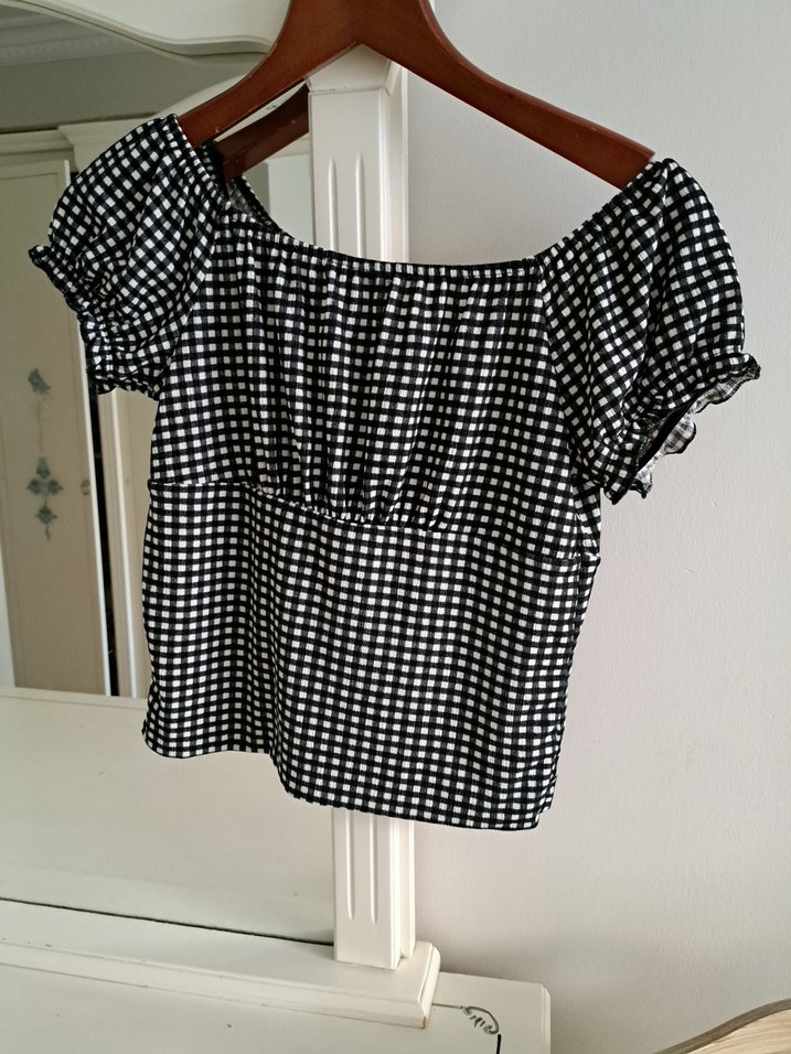 Siyah Kareli Volanlı Kısa Kollu Bluz - Görsel 2