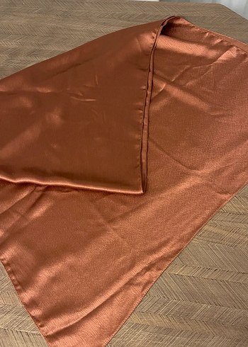 Parlak Kahverengi Kadın Saten Şal - Görsel 4