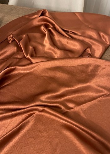 Parlak Kahverengi Kadın Saten Şal - Görsel 2