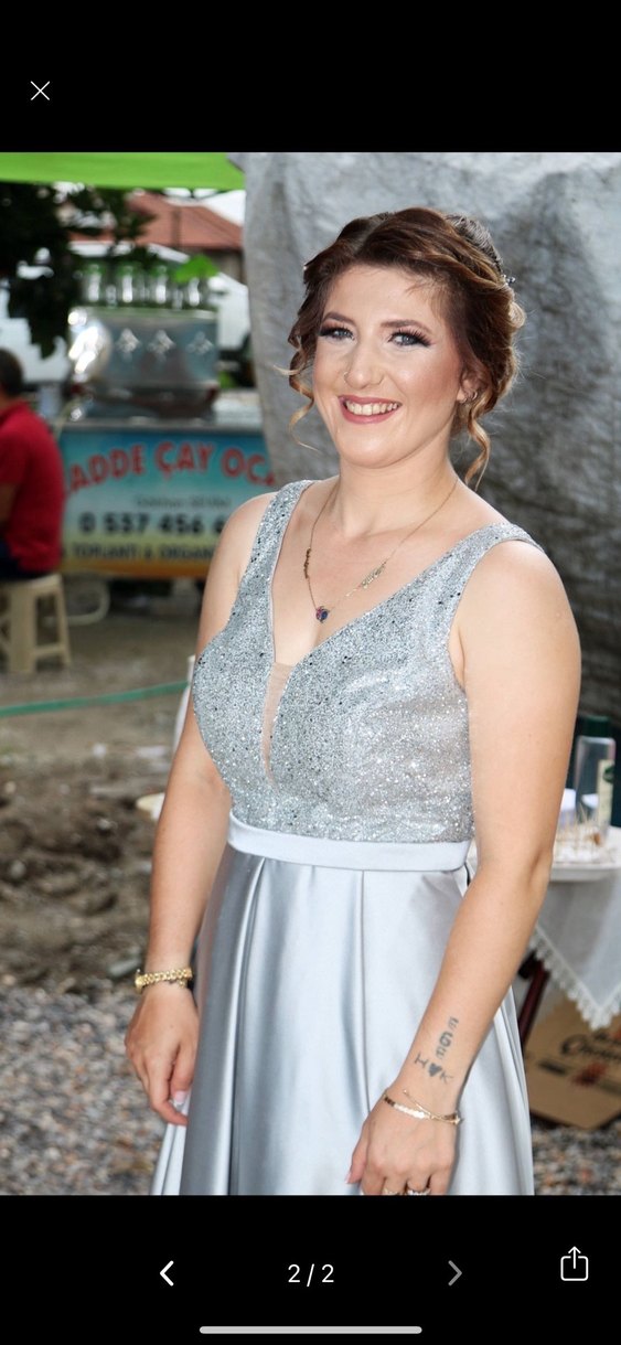 Gri Nakışlı V Yaka Uzun Abiye Elbise - Görsel 2