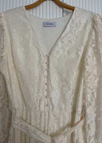 Bej Dantel Detaylı Uzun Kadın Elbise - Görsel 2