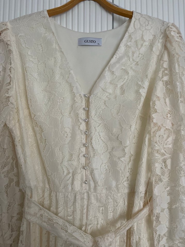 Bej Dantel Detaylı Uzun Kadın Elbise - Görsel 2