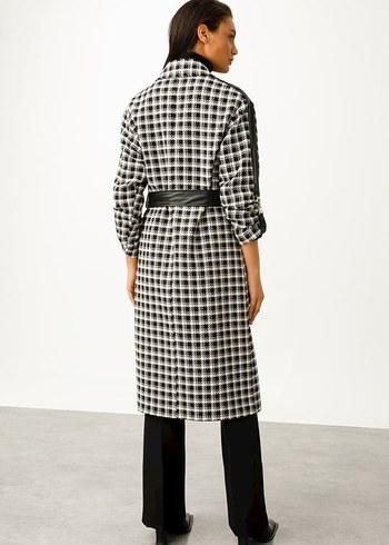 Modailgi Kemer Detaylı Siyah Beyaz Ekose Desenli Trençkot - Görsel 3
