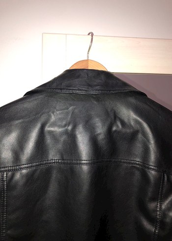 Stradivarius Kadın BikerDeri Ceket Siyah - Görsel 4