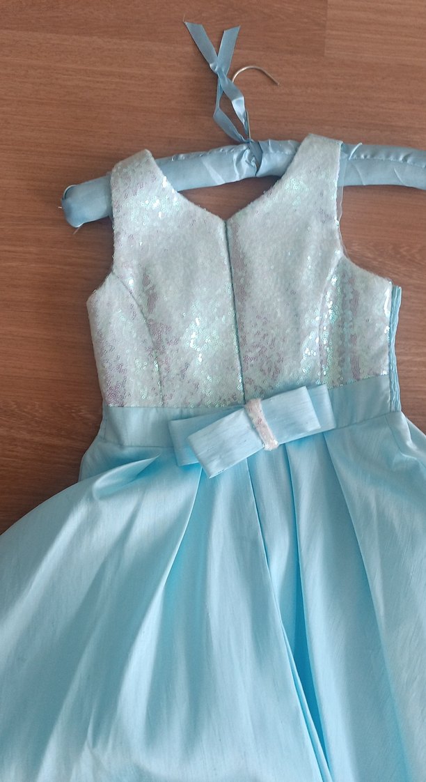 Mavi V Yaka Kız Çocuk Elbise - Görsel 2