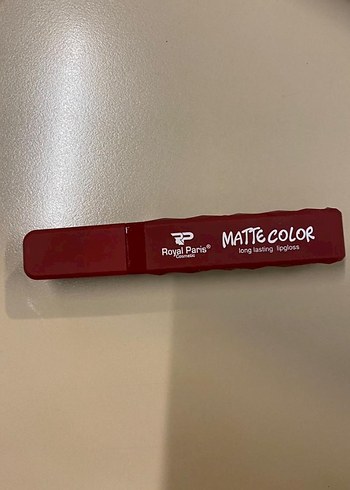 Royal Paris Koyu Kırmızı Mat Ruj - Görsel 3